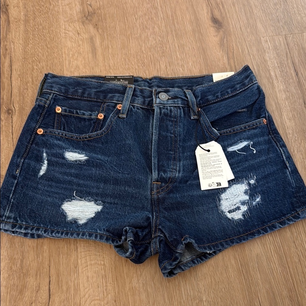 Levi’s Shorts - Picture 2 of 6